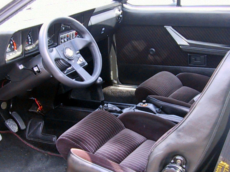 http://www.alfetta-gt.de/ADhome1/club/ar-gtv_galerie/ar-gal_gtv6/GTV_Campisi_0019.jpg